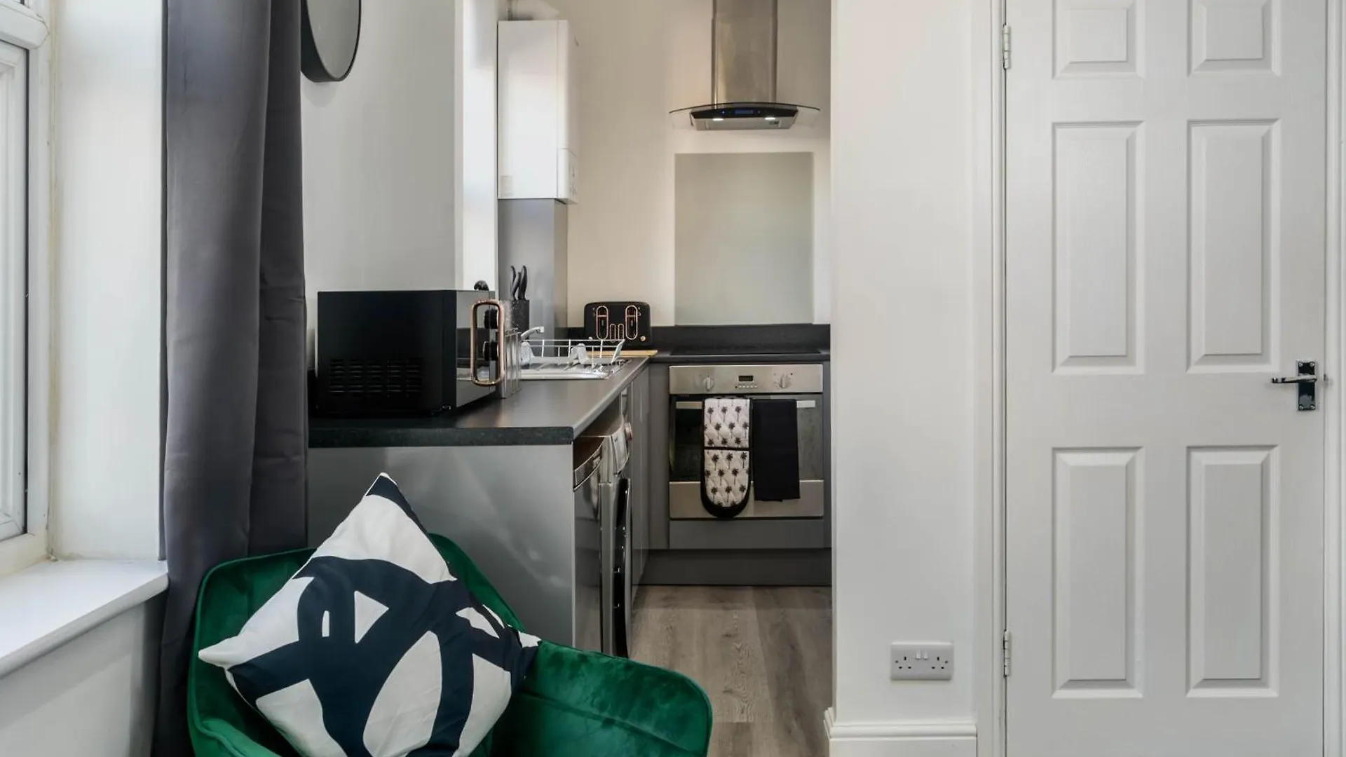 Casa de Férias 2 Bedroom Home Leeds Contractor Stay Free Parking Wifi & Netflix Meanwood Reino Unido