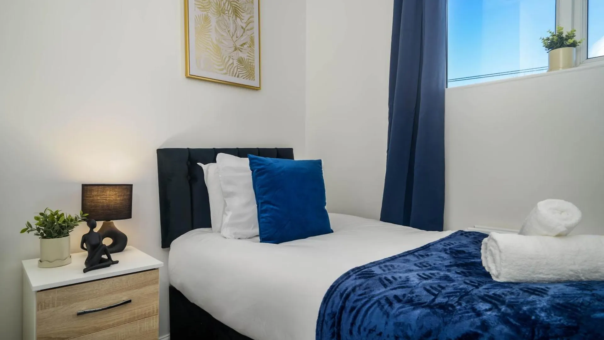 2 Bedroom Home Leeds Contractor Stay Free Parking Wifi & Netflix Meanwood Casa de Férias