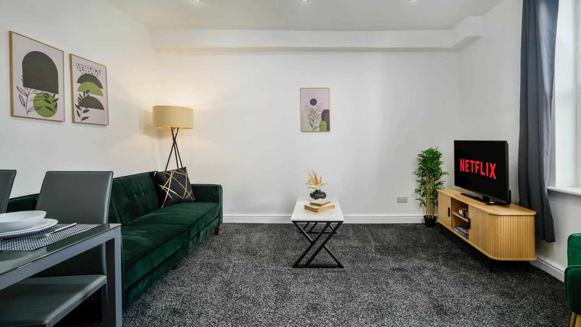 2 Bedroom Home Leeds Contractor Stay Free Parking Wifi & Netflix Meanwood