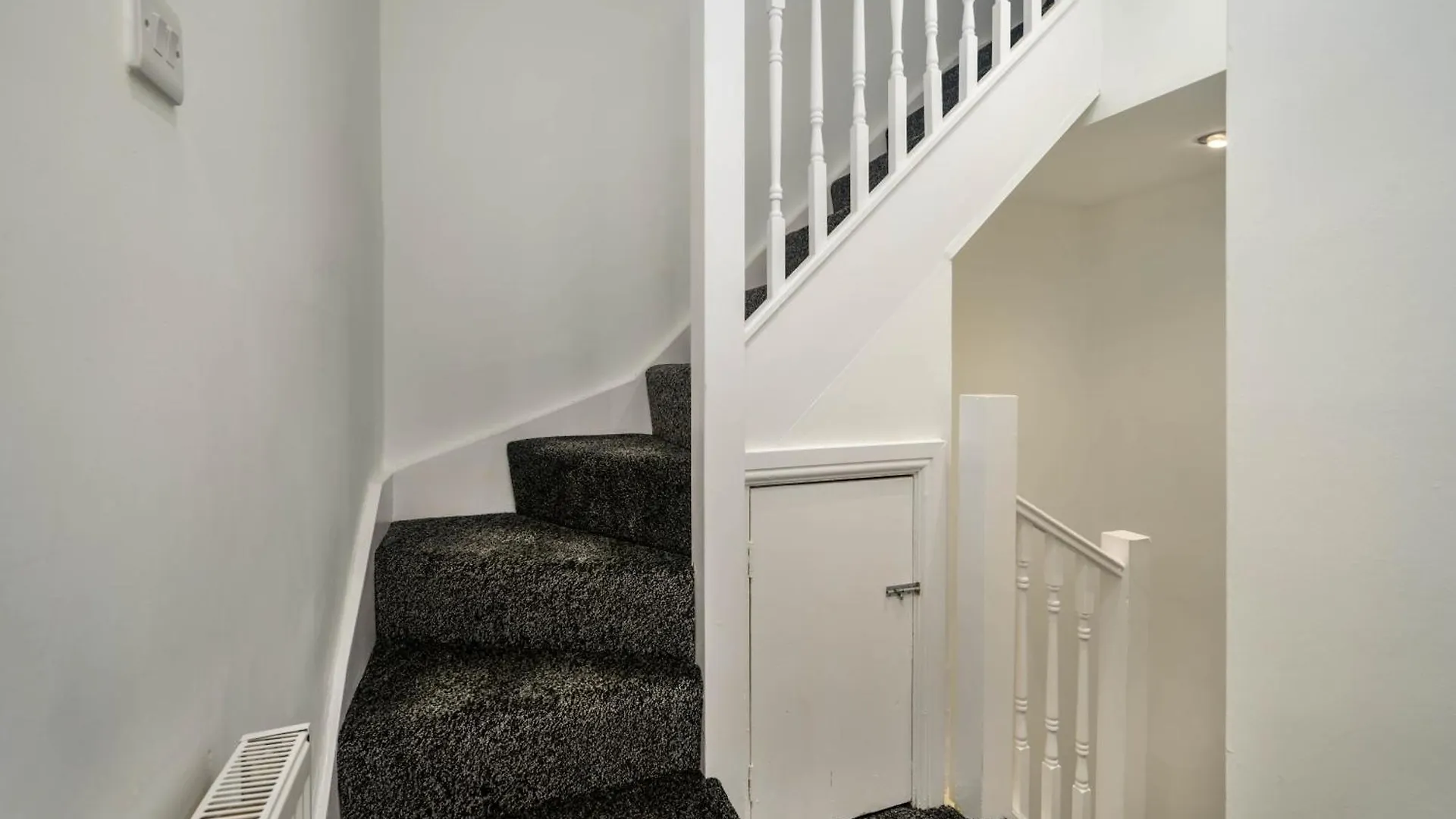 2 Bedroom Home Leeds Contractor Stay Free Parking Wifi & Netflix Meanwood Casa de Férias